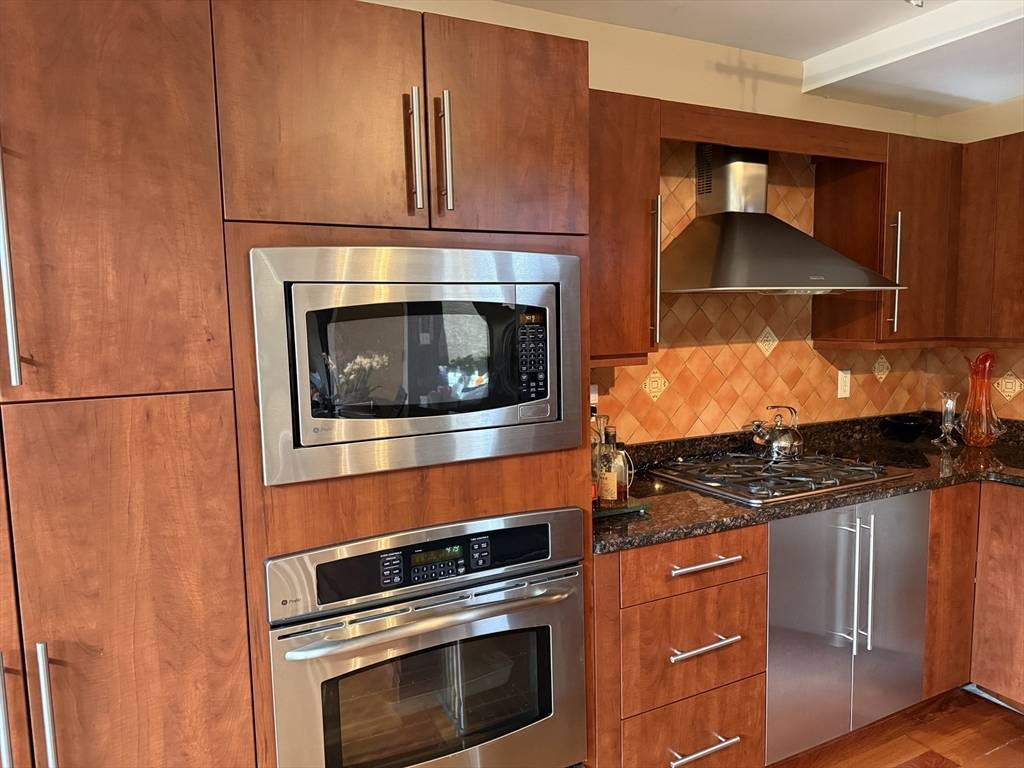 Revere, MA 02151,10 Ocean Avenue #402