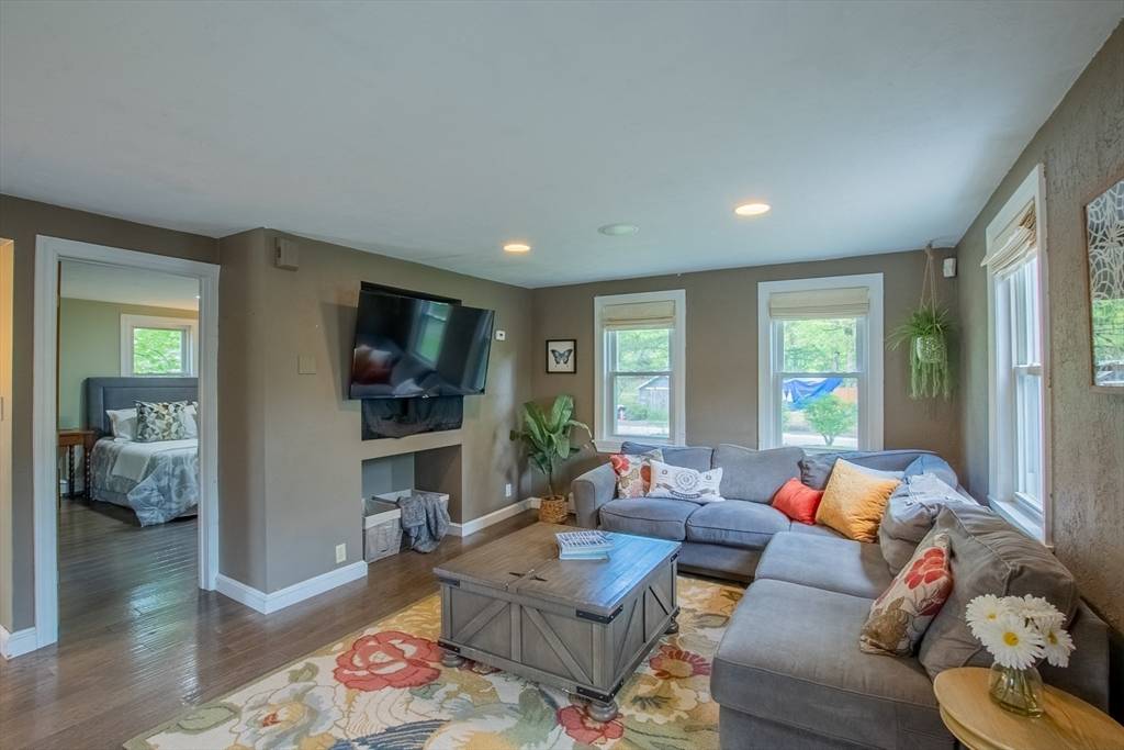 Southborough, MA 01772,2 Fay Ct