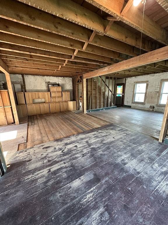 Orange, MA 01364,23 E Myrtle St