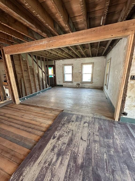 Orange, MA 01364,23 E Myrtle St