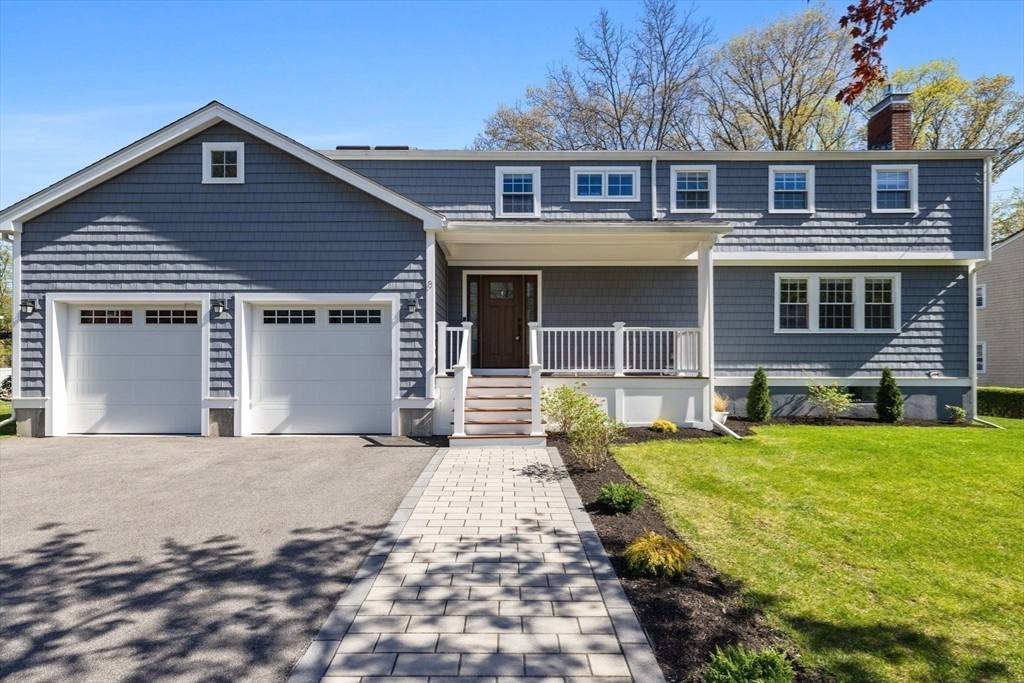 Woburn, MA 01801,8 Whispering Hill Rd