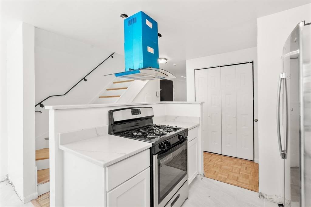Watertown, MA 02472,93 Spring Street #29