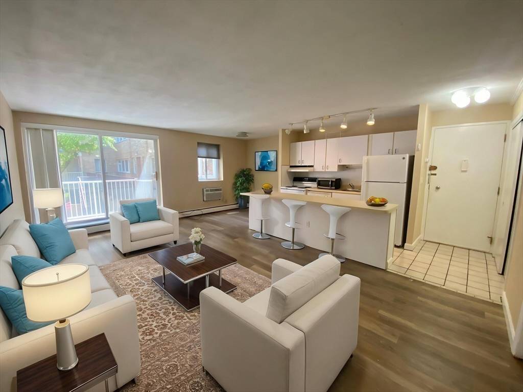 Brookline, MA 02446,123 Sewall Ave #1A