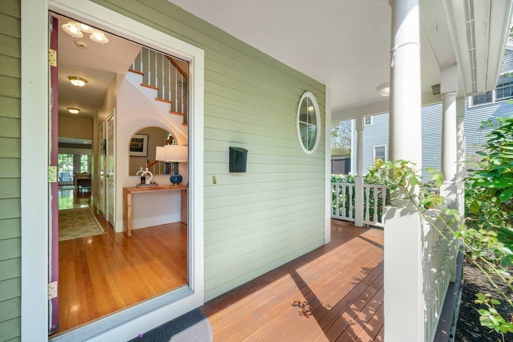Lexington, MA 02420,10 Hayes Ln
