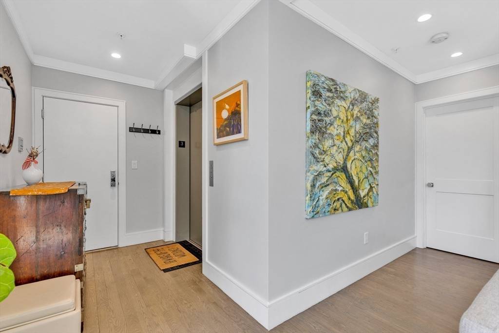 Brookline, MA 02445,60 Cameron St #2