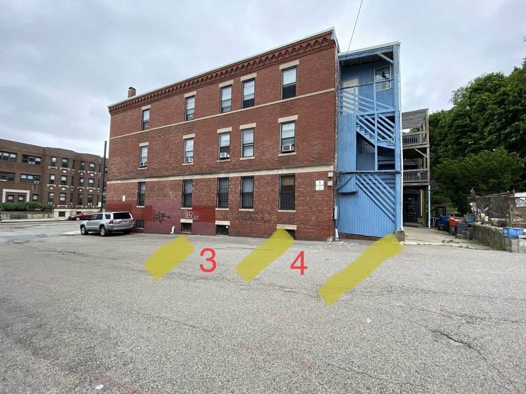 Boston, MA 02115,872 Huntington Ave #Parking 3