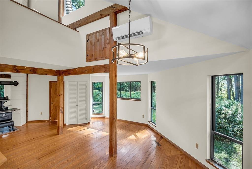 112 Littleton County Rd Harvard, MA 01451