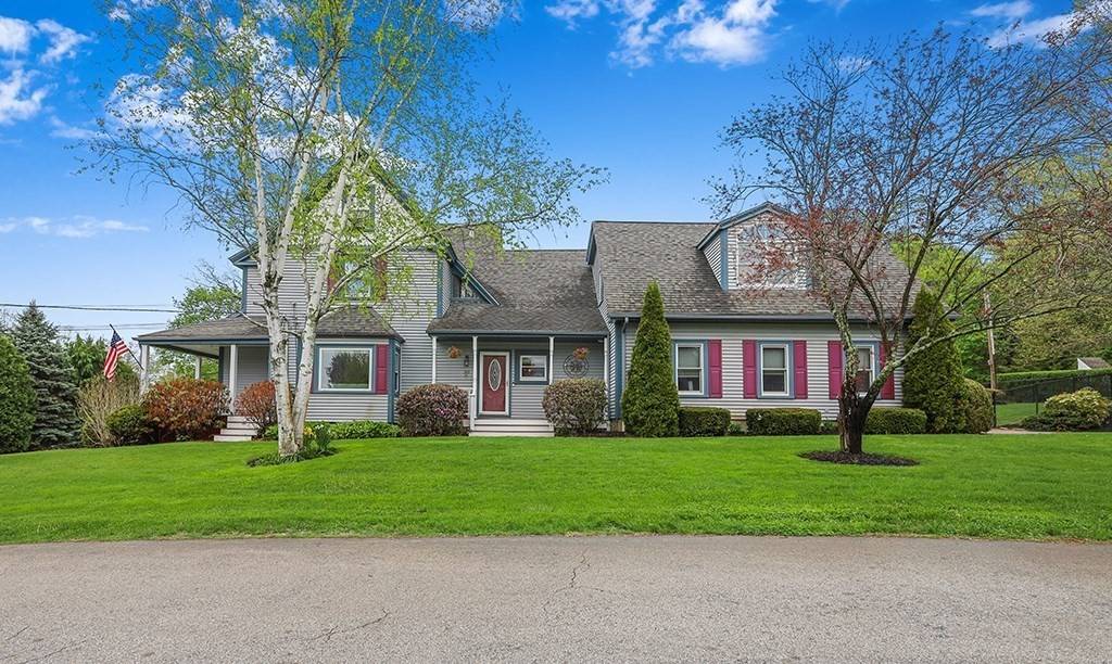 Upton, MA 01560,20 Maple Ave