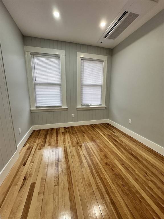 Worcester, MA 01604,29 Bedford Ave #1