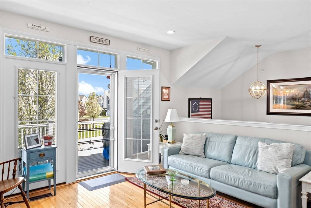 20 Sunflower Way Plymouth, MA 02360