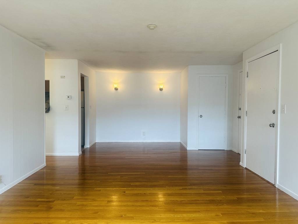 Weymouth, MA 02188,4 Tara Dr #9