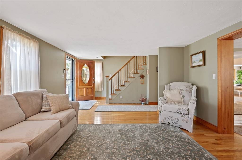 Mansfield, MA 02048,11 Swett St