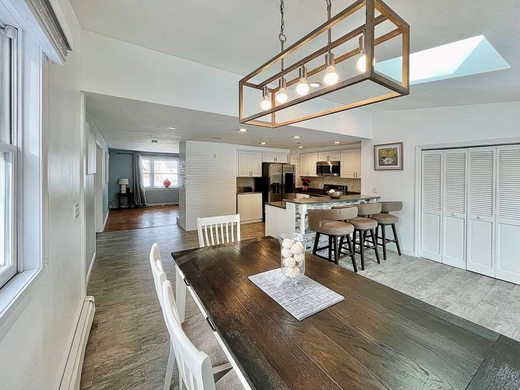 Holbrook, MA 02343,18 Bradford St