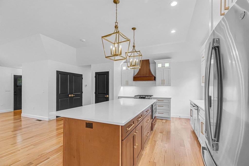 Agawam, MA 01030,10 Nolan Lane