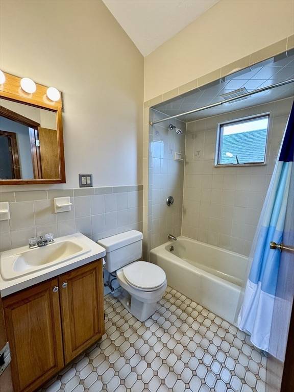 Everett, MA 02149,51 Peirce Avenue #3
