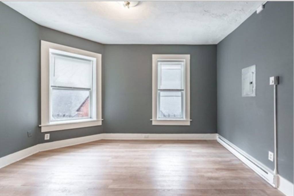 Holyoke, MA 01040,173 Elm #4 LR
