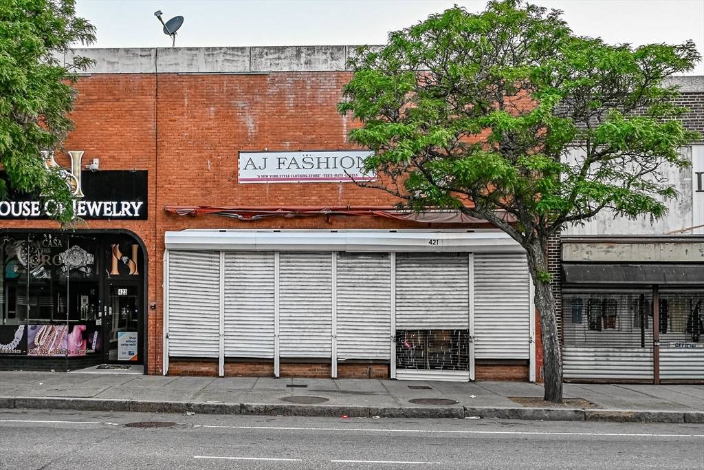 Lawrence, MA 01840,421 Essex Street