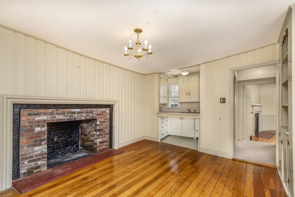 Marblehead, MA 01945,137 Washington #1R