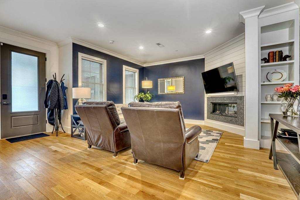 Boston, MA 02131,11 Conway Street #3