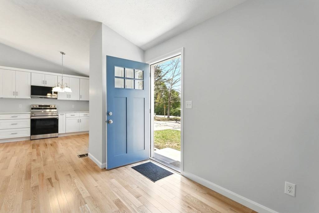 31 Kensington Dr Sandwich, MA 02563