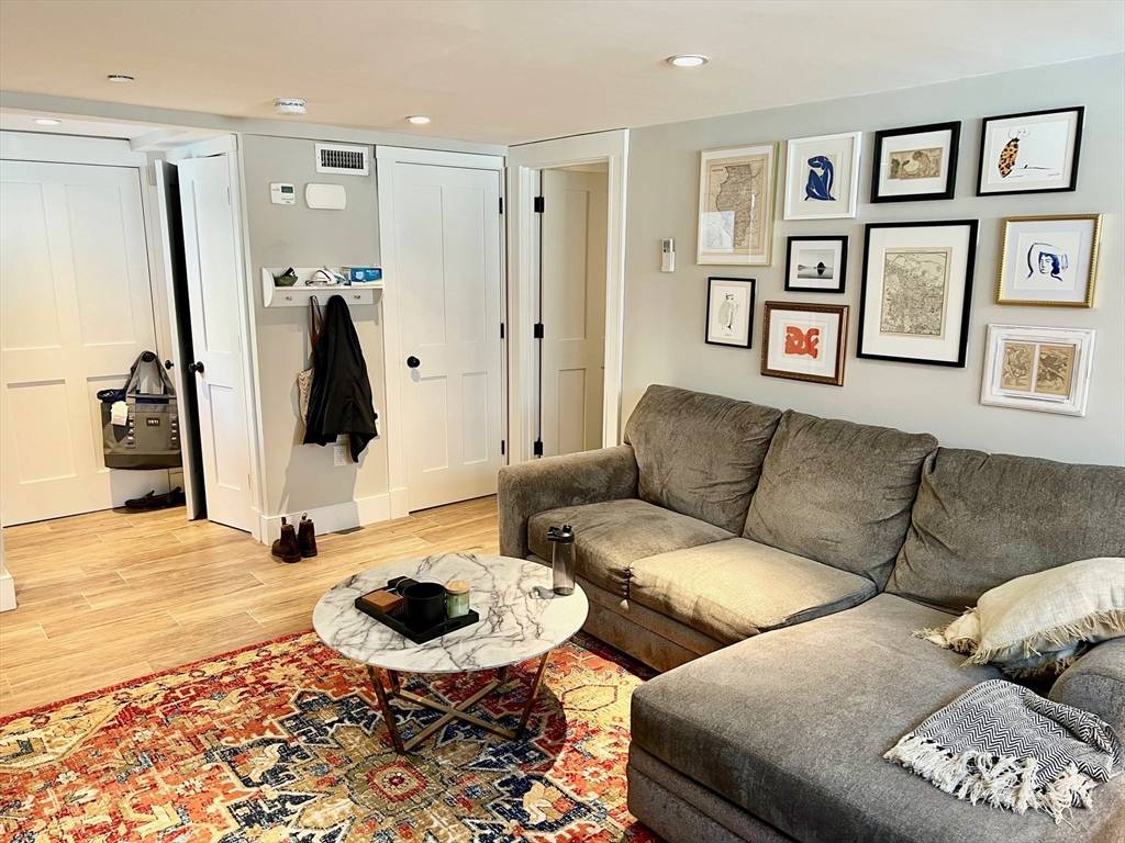 Cambridge, MA 02138,23 Grant St. #1