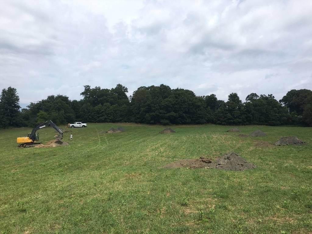 Tiverton, RI 02878,536-R Highland Rd