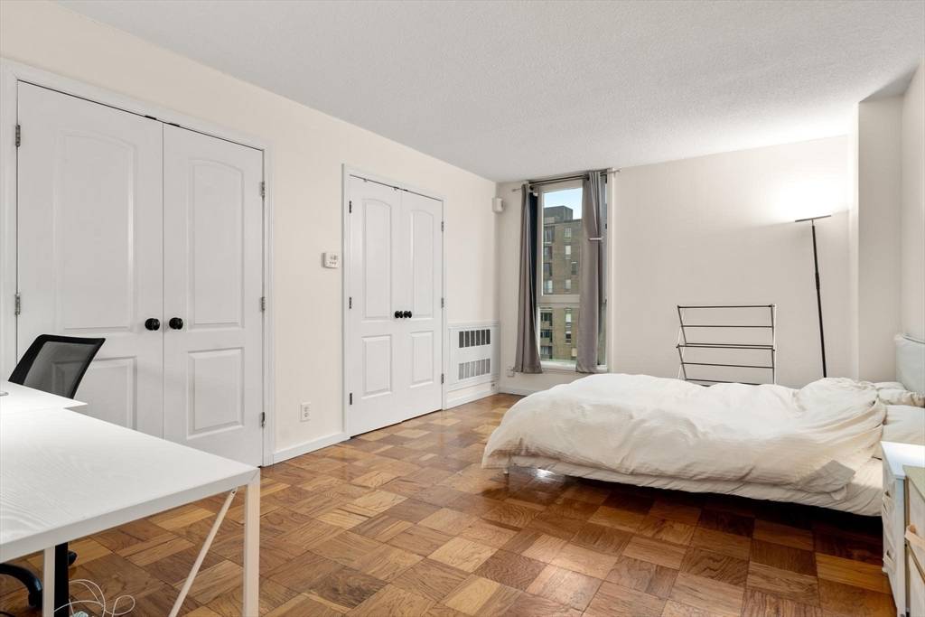 77 Pond Ave #805 Brookline, MA 02445