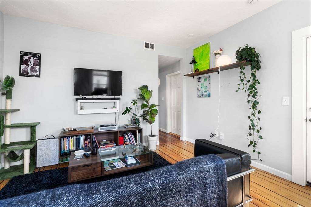 Providence, RI 02908,170 Allston St #2