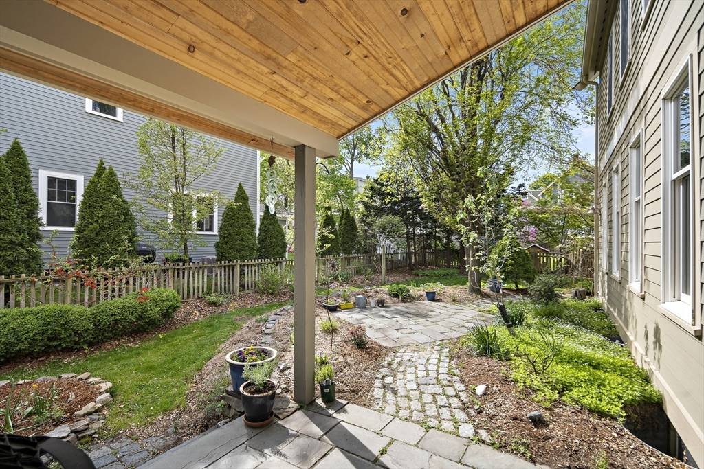 Arlington, MA 02474,76 Henderson St