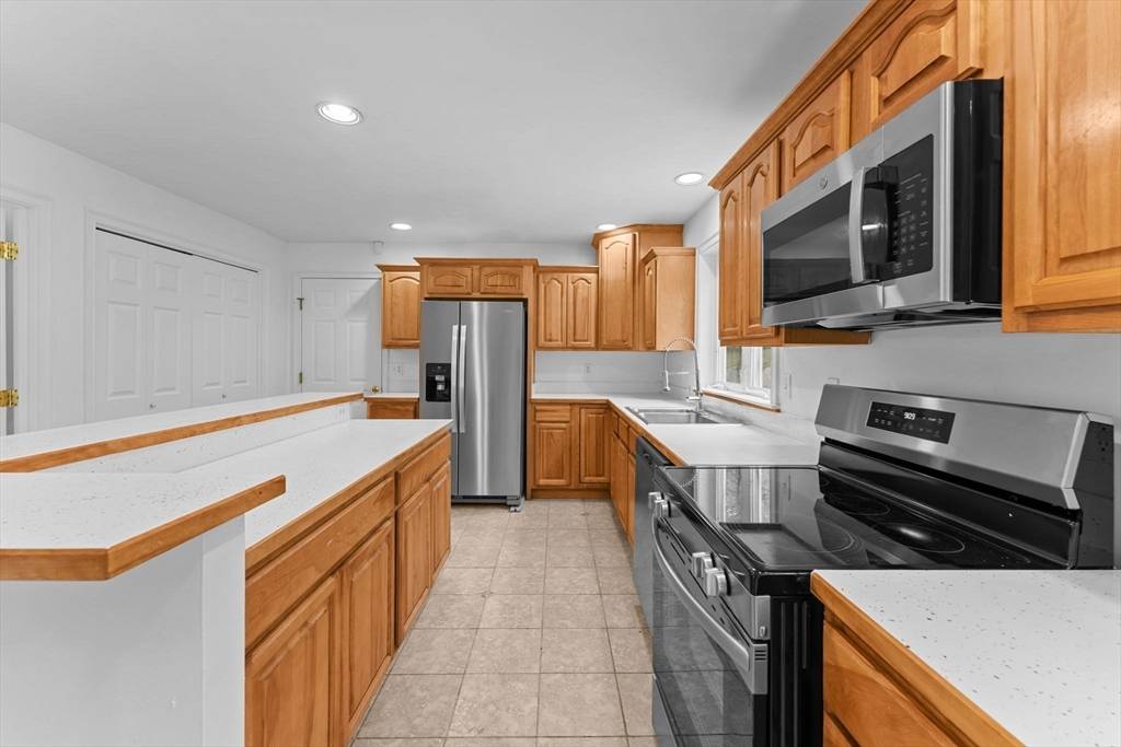 Littleton, MA 01460,35 Fort Pond Hill Rd