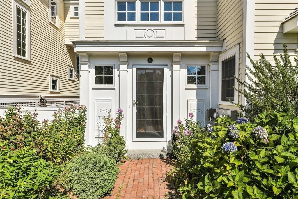 Cohasset, MA 02025,4 Margin St #B