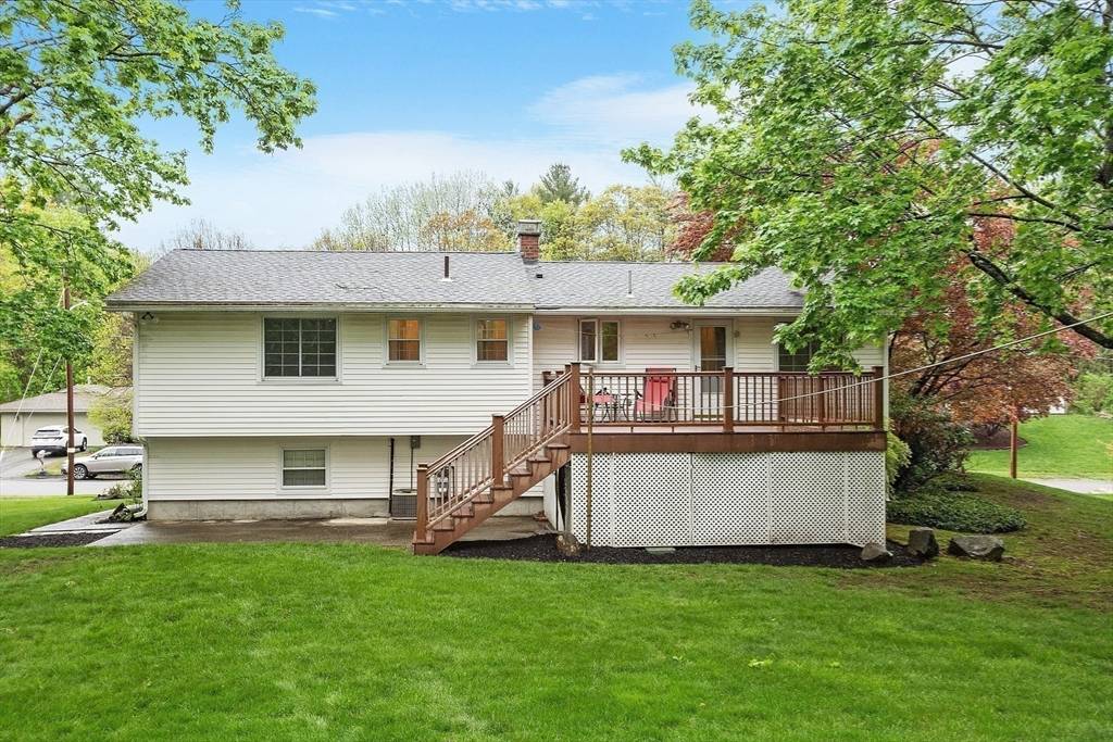Chelmsford, MA 01824,4 Montcastle Dr