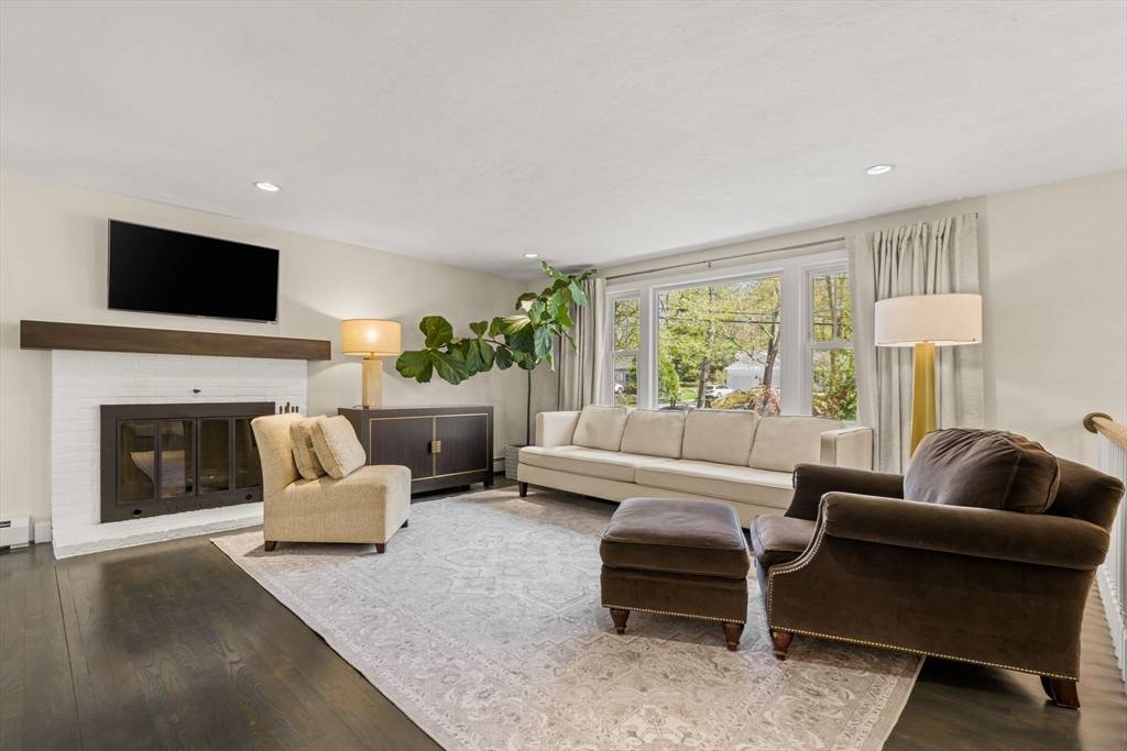 Cohasset, MA 02025,40 Brewster Rd
