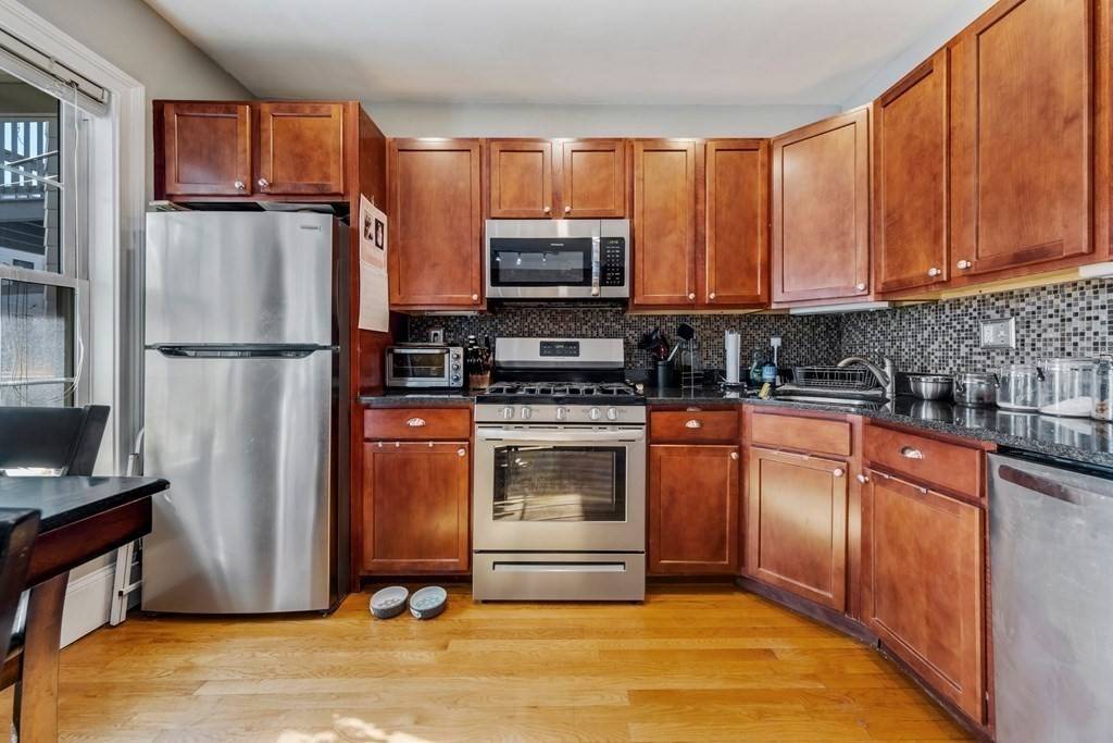 Boston, MA 02127,673 E 2nd St #1