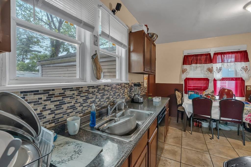 14 Manomet St Brockton, MA 02301