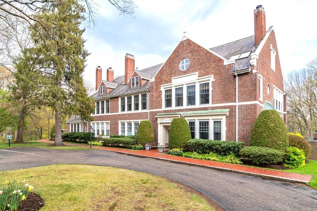 Wellesley, MA 02481,63 Garden Rd #C1