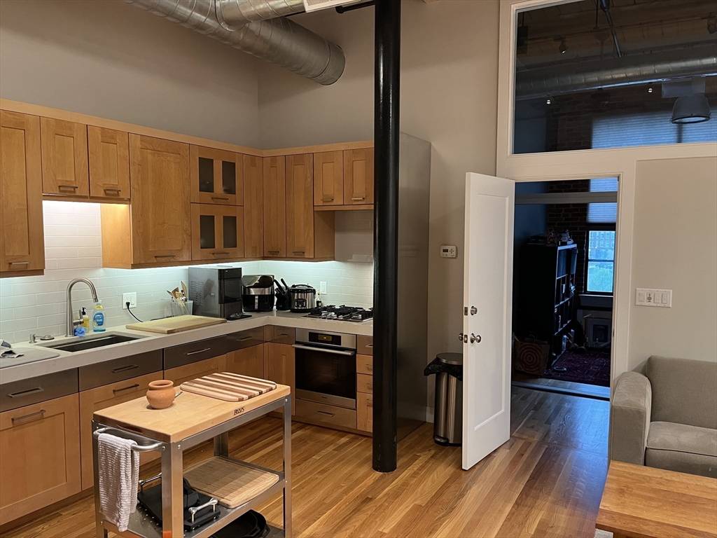 Lowell, MA 01854,491 Dutton St #401