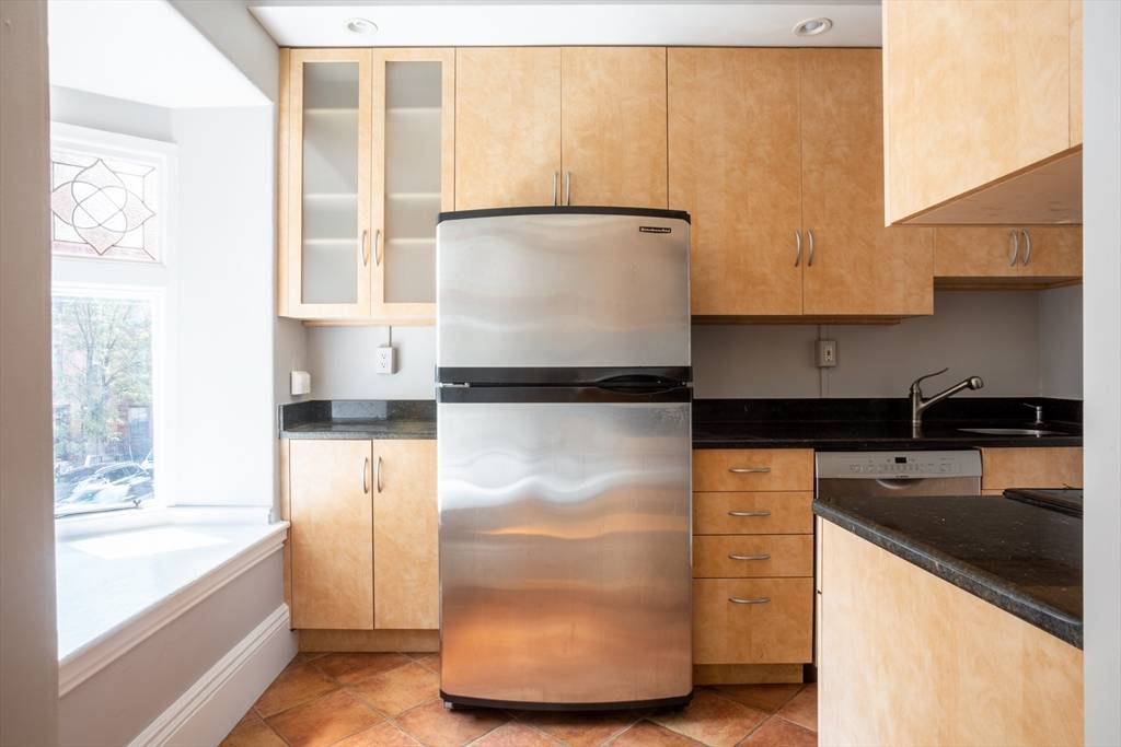 Boston, MA 02116,81 St Botolph St. #2