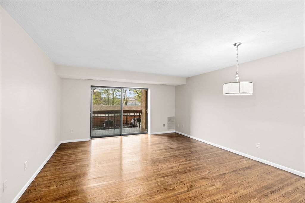 Brookline, MA 02446,41 Centre #208