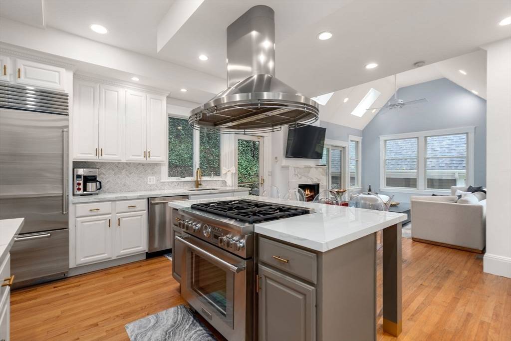 Newton, MA 02468,110 Avalon Rd