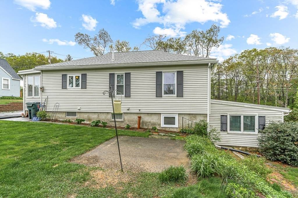 Dracut, MA 01826,445 Textile Ave