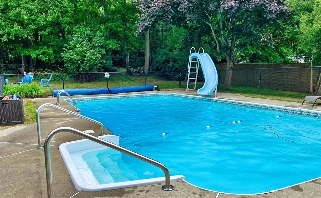 53 Windward Drive Somerset, MA 02726