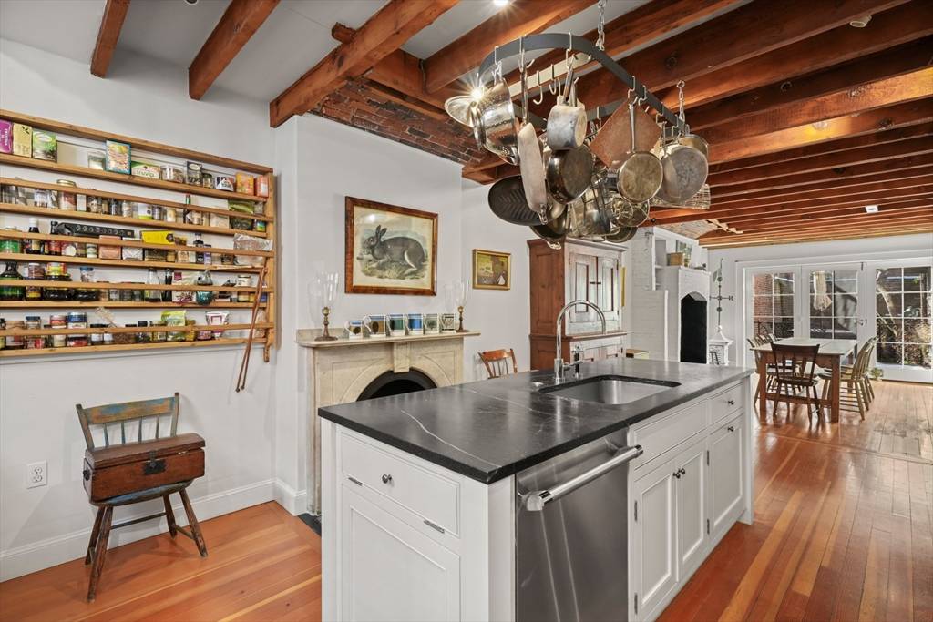 32 West Cedar Street Boston, MA 02108