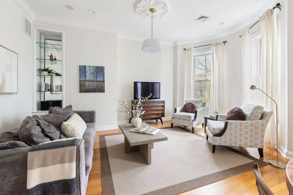 Boston, MA 02116,205 W Newton St #3
