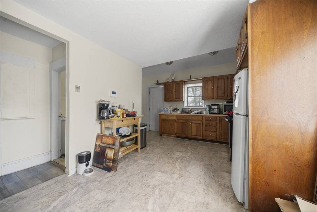 77 Parkside St Springfield, MA 01104