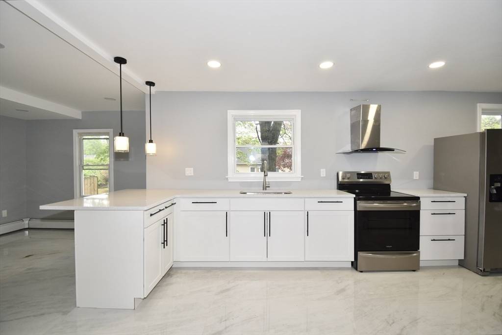 Wilbraham, MA 01095,25 Pineywood Ave