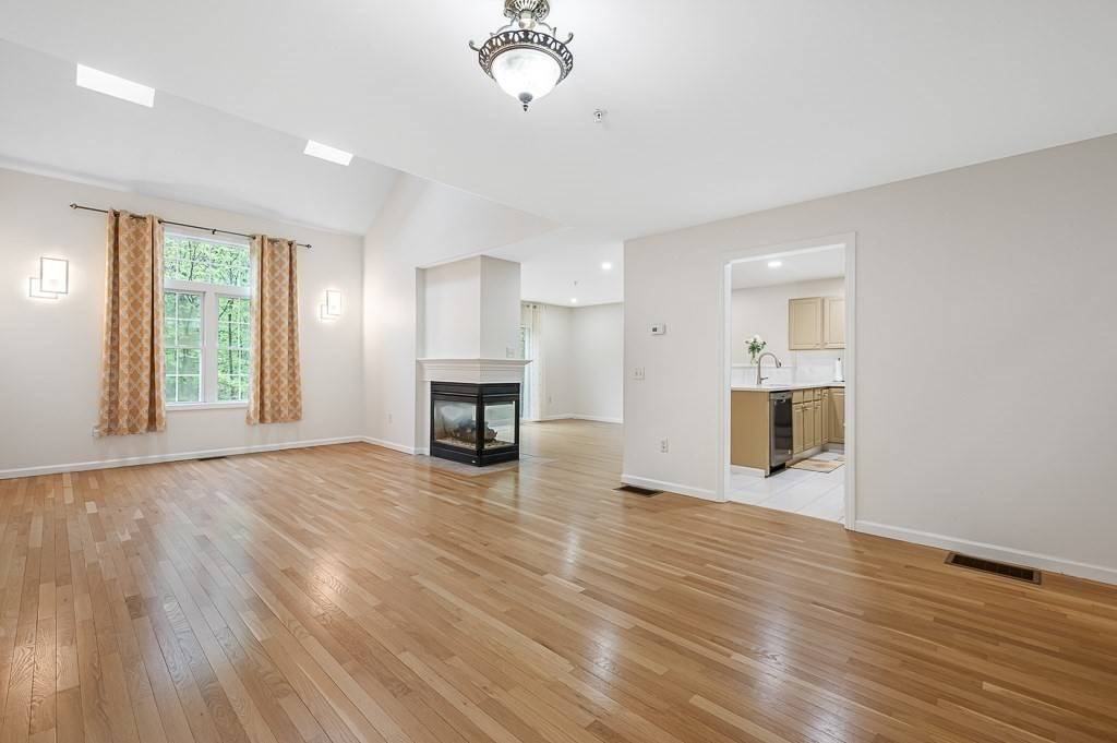 Grafton, MA 01536,109 Lordvale Blvd #109