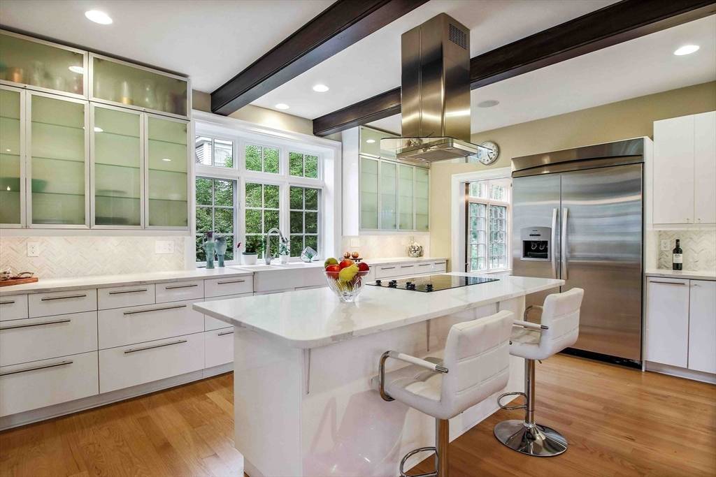32 Twitchell St Wellesley, MA 02482