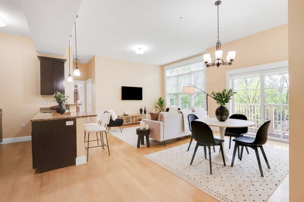 Cambridge, MA 02140,61 Bolton St #304