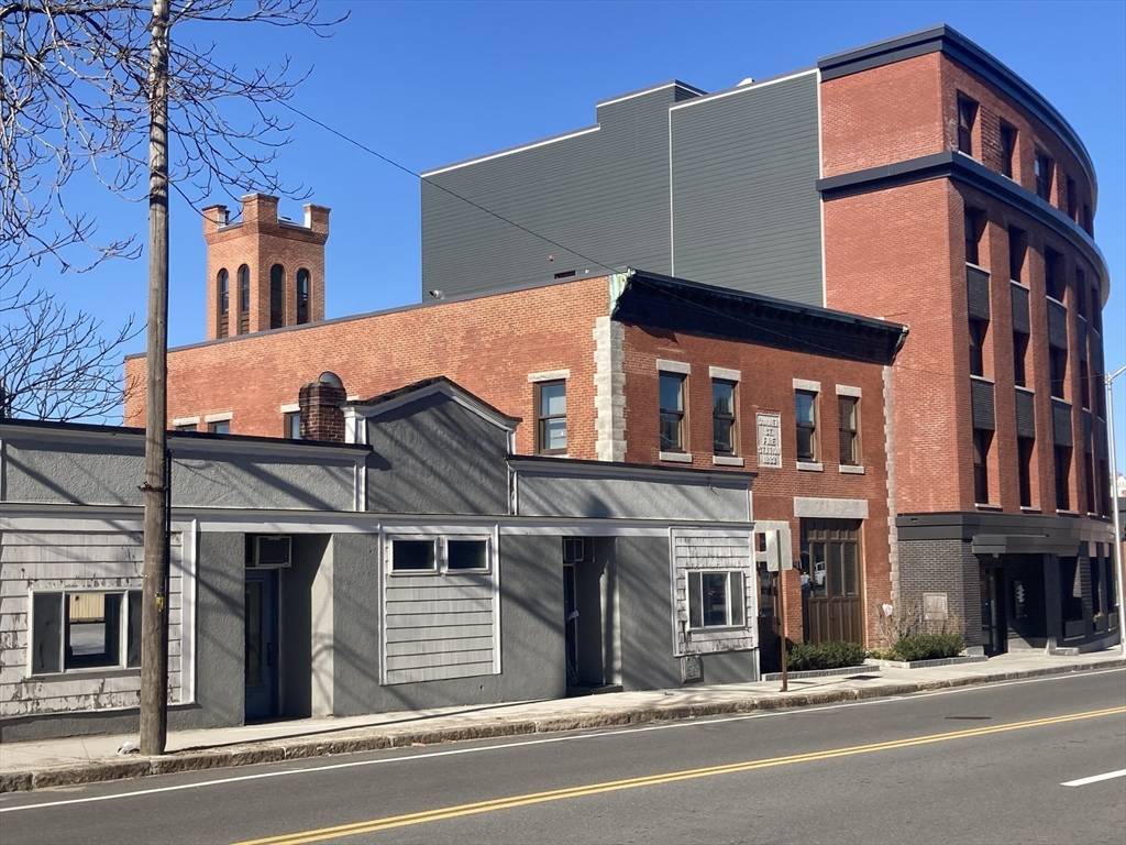 17 Summer St Fitchburg, MA 01420